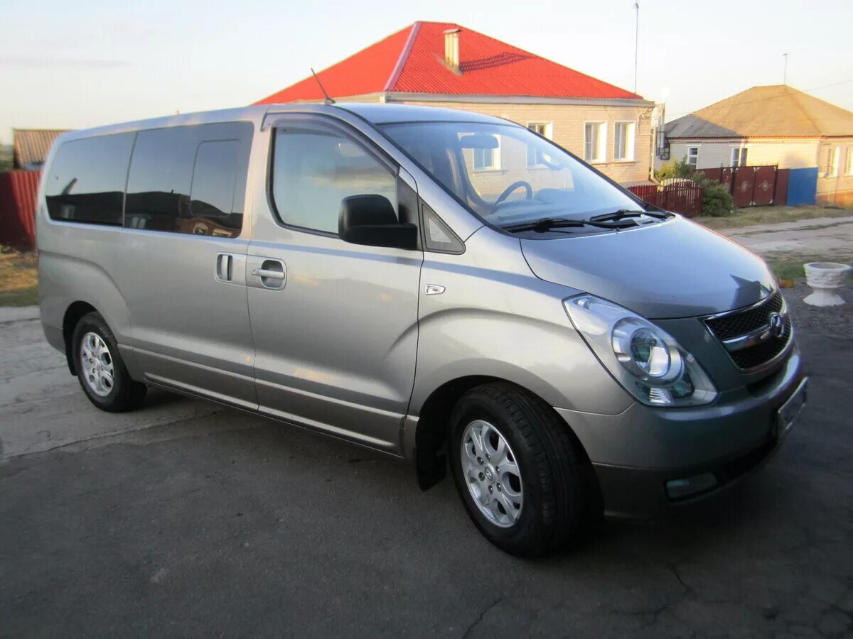 Астрахань машина купить бу. Hyundai h1 2011. Hyundai минивэн h1 Diesel. Хендай h1 2011 2.5 дизель. Hyundai h-1 2.5 МТ.