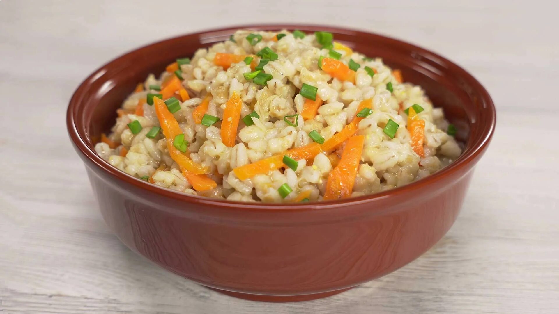 Перловка с овощами рецепты. Перловка с овощами. перловая каша с овощами. перловка с овощами на гарнир. каша перловая рассыпчатая с овощами.