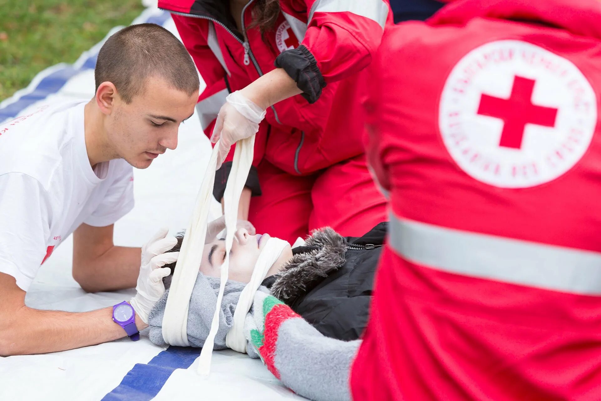 Международного комитета красного креста является. Красный крест (red cross ). организация мккк. волонтеры красного креста.