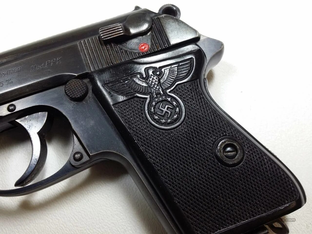 Walther ppk s. Walther PPK Gold mi-6 Edition.