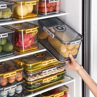 Пластиковые контейнеры на кухне