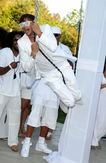 Diddy белые вечеринки фото P Diddy's White Party: Who didn't want to be there White party, Party fashion,
