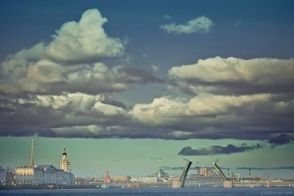 Небо питера. Облака спб. Небо над санкт-петербургом. Облака спб. Облачно в питере.