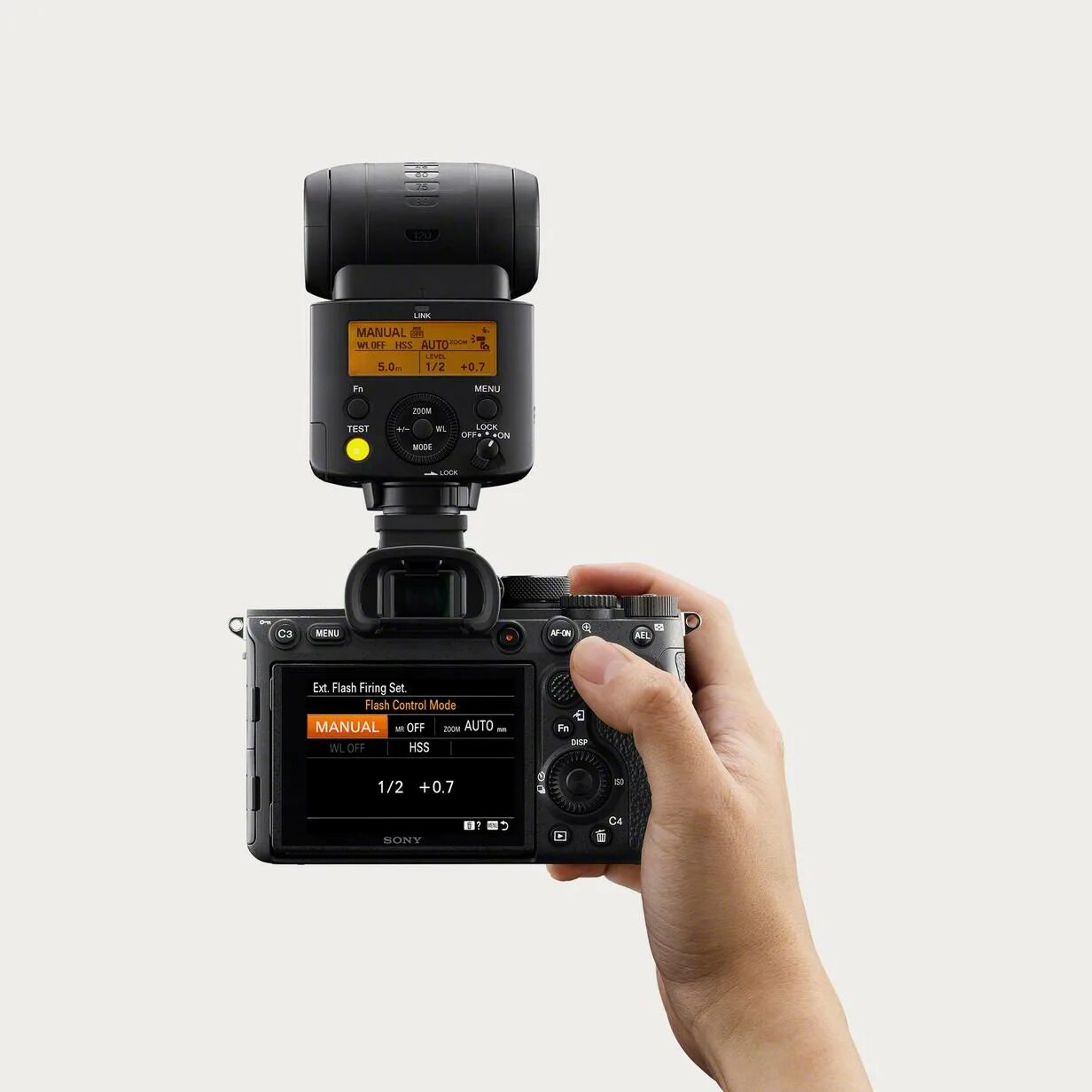 Флешка sony 64 gb. Флешка sony 8 gb. Sony flash drive. Вспышка для сони а7. Вспышка для сони альфа 7 марк 3.