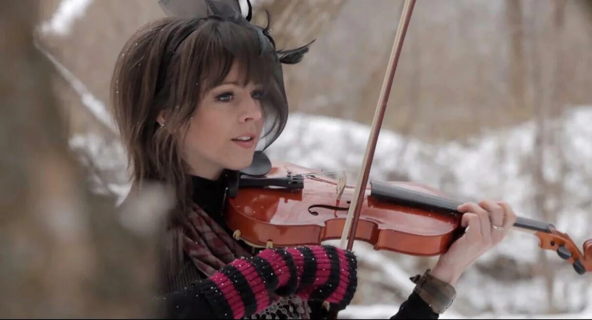 Lindsey stirling eye of the untold her. Линдси Стирлинг. Линдси Стирлинг 2022. Линдсей Стирлинг эльфклип. Линдси Стирлинг Snow Waltz.