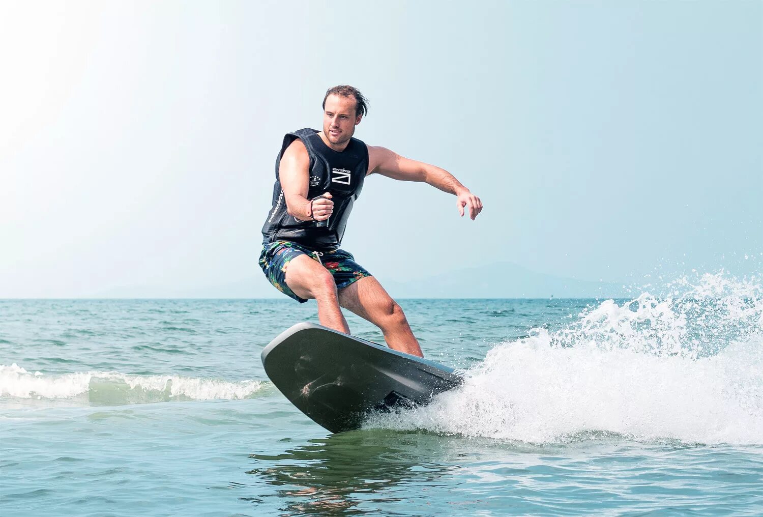 Джет серфинг. Мотосёрфинг. Вейкборд nitro. Radinn jetboard. Вейкборд.