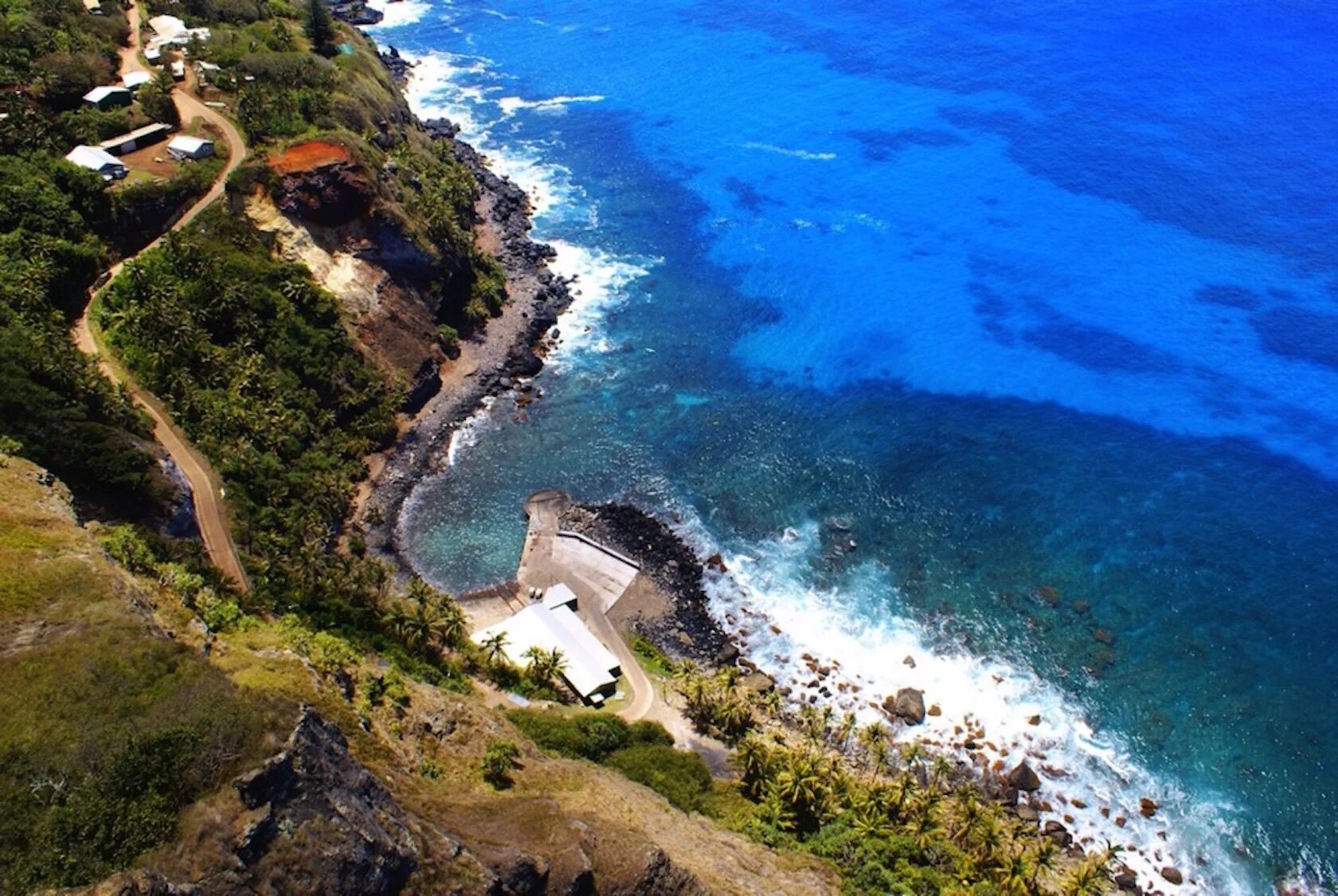 Open island. Адамстаун острова Питкэрн. Остров Питкэрн (Великобритания). Острова Питкэрн, тихий океан. Адамстаун — столица островов Питкэрн.