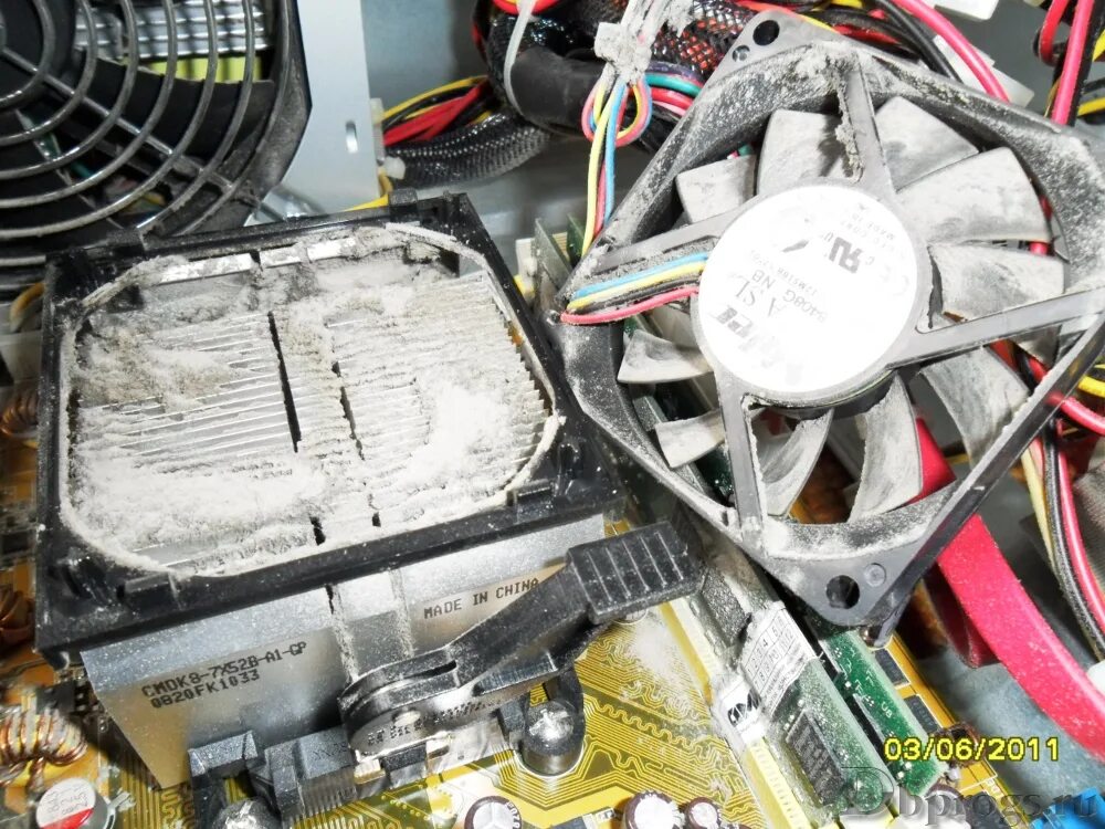 После чистки компьютера от пыли не включается. Чистка пк от пыли. Пк после чистки. Комп стал тупить. Чистка компьютера.