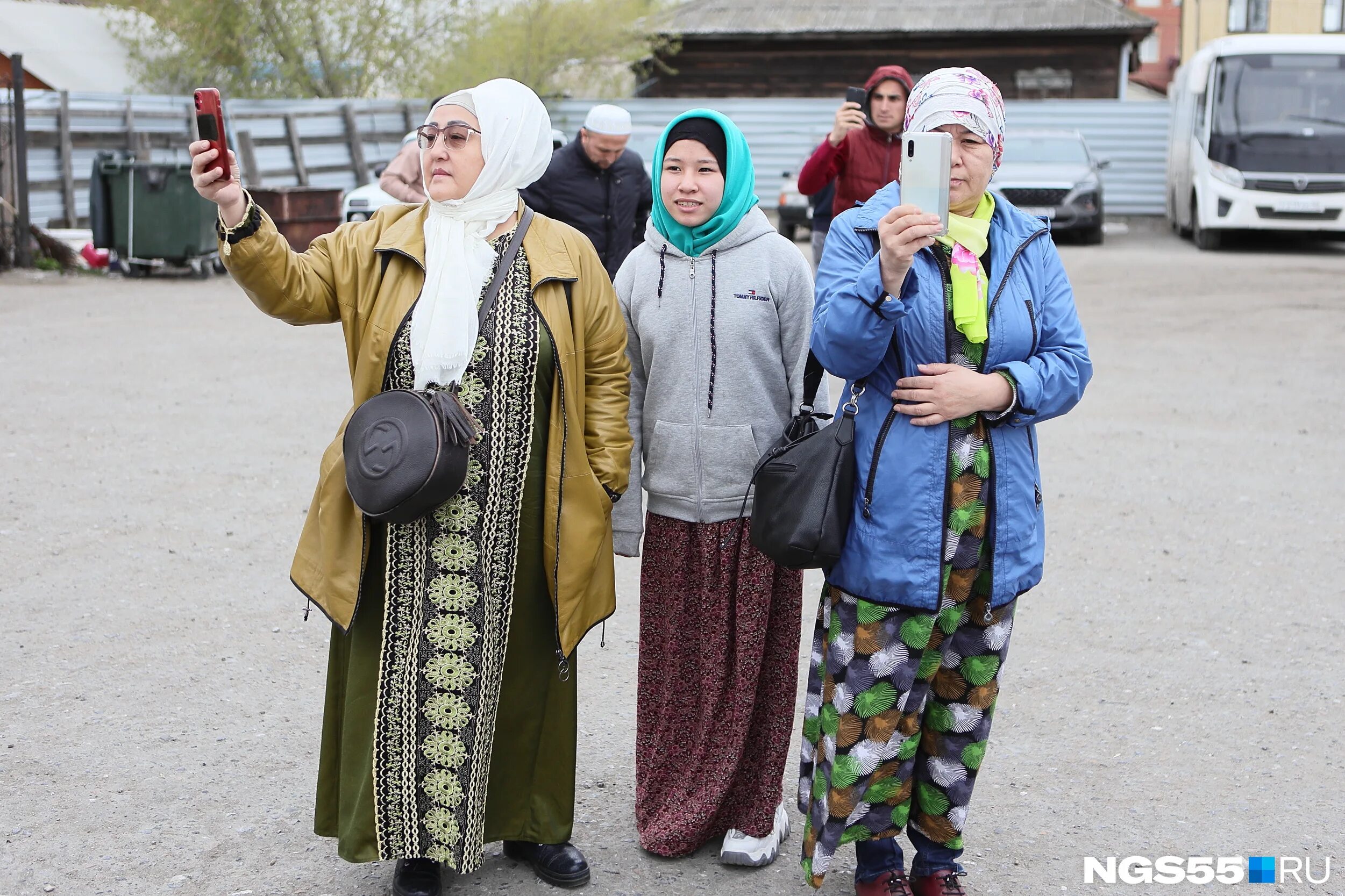 Праздники мусульман. Ураза байрам. Праздник в мечети. С праздником Ураза байрам.