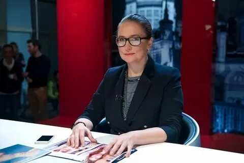 Сколько лет лауре альбертовне