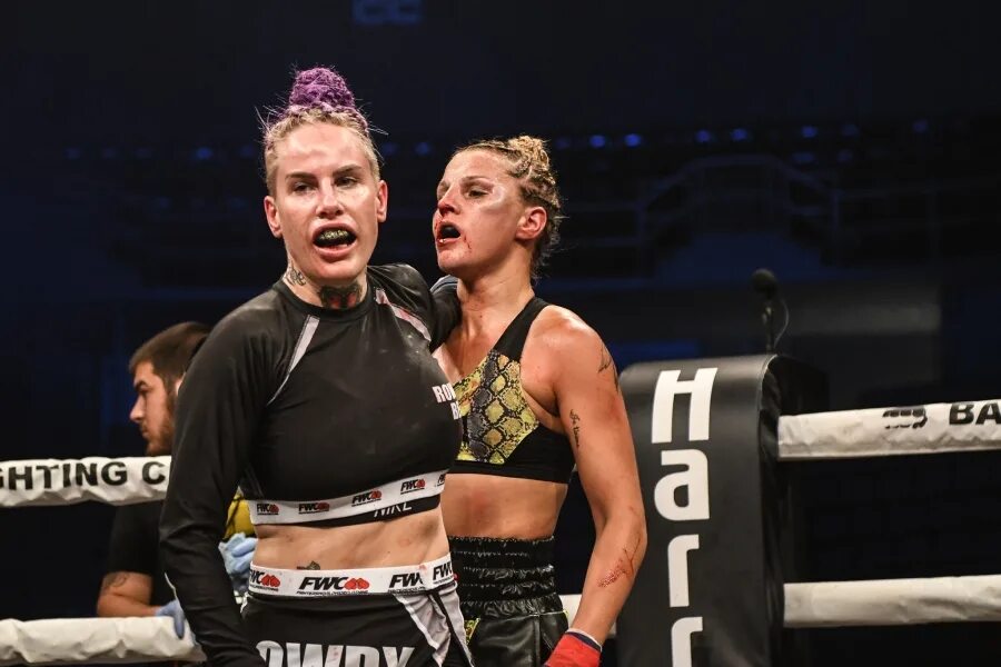 Британ харт. Роулингс харт. британия харт боец. britain hart bkfc. британ харт девушка боец.