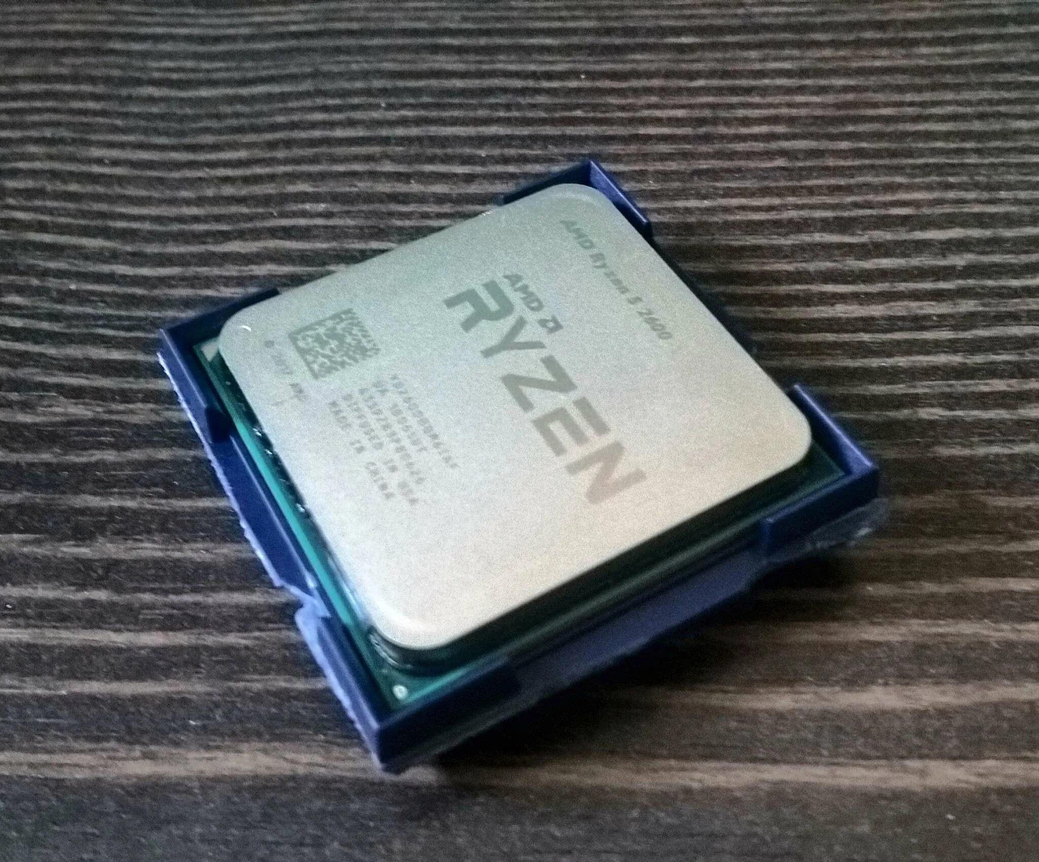 Ryzen 5 2600 купить. Ryzen 5 2600. AMD 5 2600. AMD Ryzen 5 3500 OEM. AMD Ryazan 5 2600.