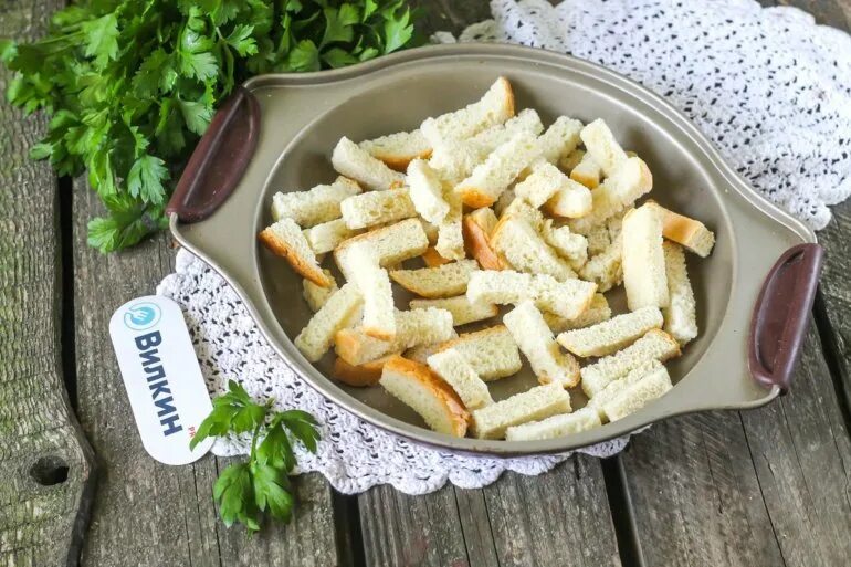 Как сделать домашние сухари из хлеба. Вкусные сухарики из белого хлеба. сухарики экструзионные. вкусные сухарики из белого хлеба в духовке. сухари на сковороде без масла.