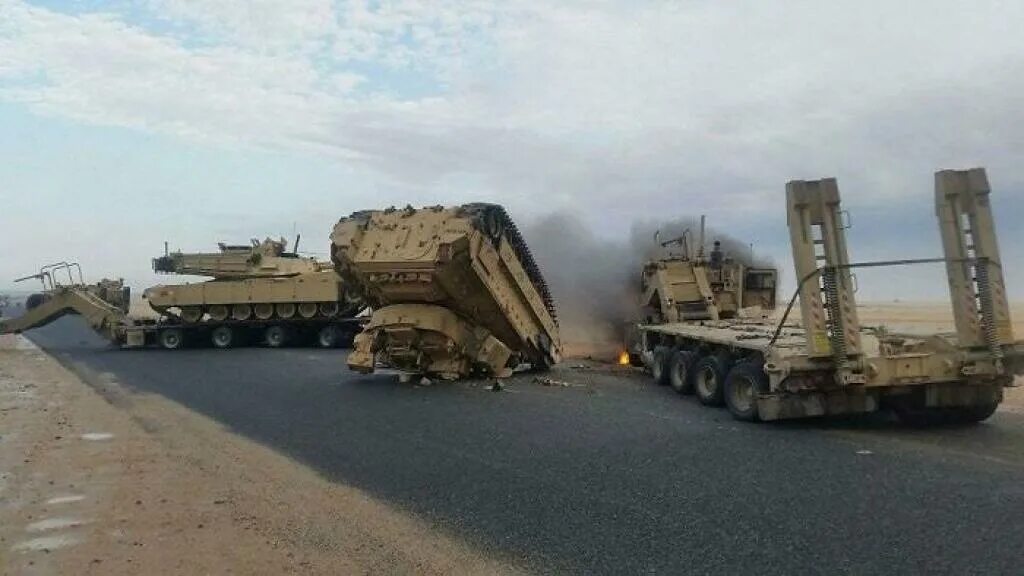 Колонна техники США. Колонна военной техники. Колонна военных грузовиков. Подбитая Военная техника США.