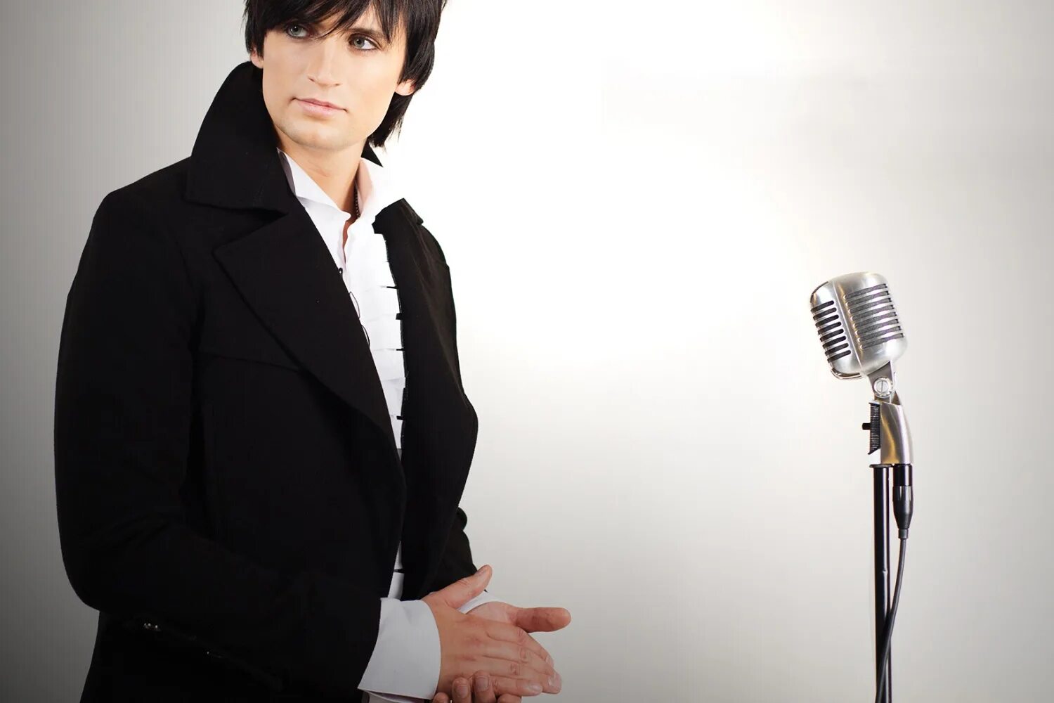 Певец александр малинин. Певец рыбак александр. Музыкальные исполнители певцы. Музыкальные исполнители певцы. Джастин тимберлейк в россии выступление.