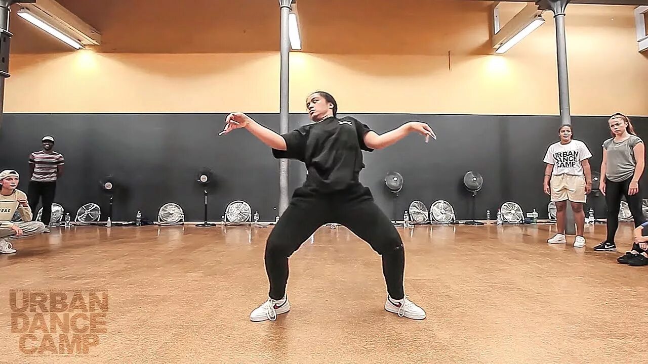 Urban choreo. Урбан танцы. Quick style dance братья. Хоп механика. Ашера танец.
