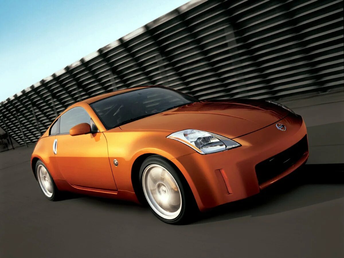 Машина без названия. Nissan 350z. Nissan 350z 2003. Ниссан 350z оранжевый. Nissan 350z Coupe.