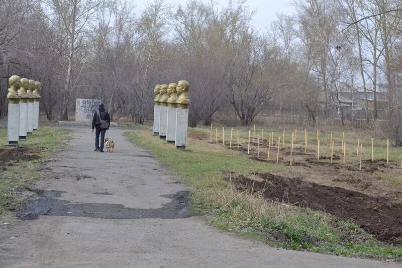 Оби парк. Камень на Оби парк дружбы. Фёдор Ефимович Колядо. Парк Победы камень на Оби. Камень на Оби парк аттракционов.