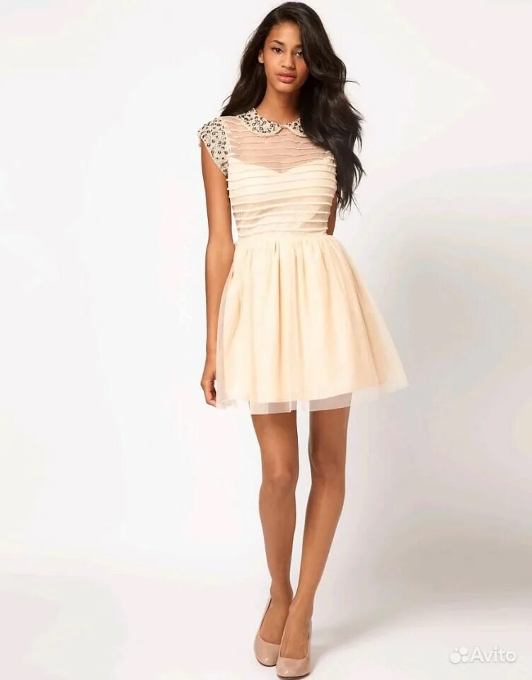 новогоднее платье молочный,. светлое платье. светлые платья на новый год. пудровое платье на новый год. бежевое платье.