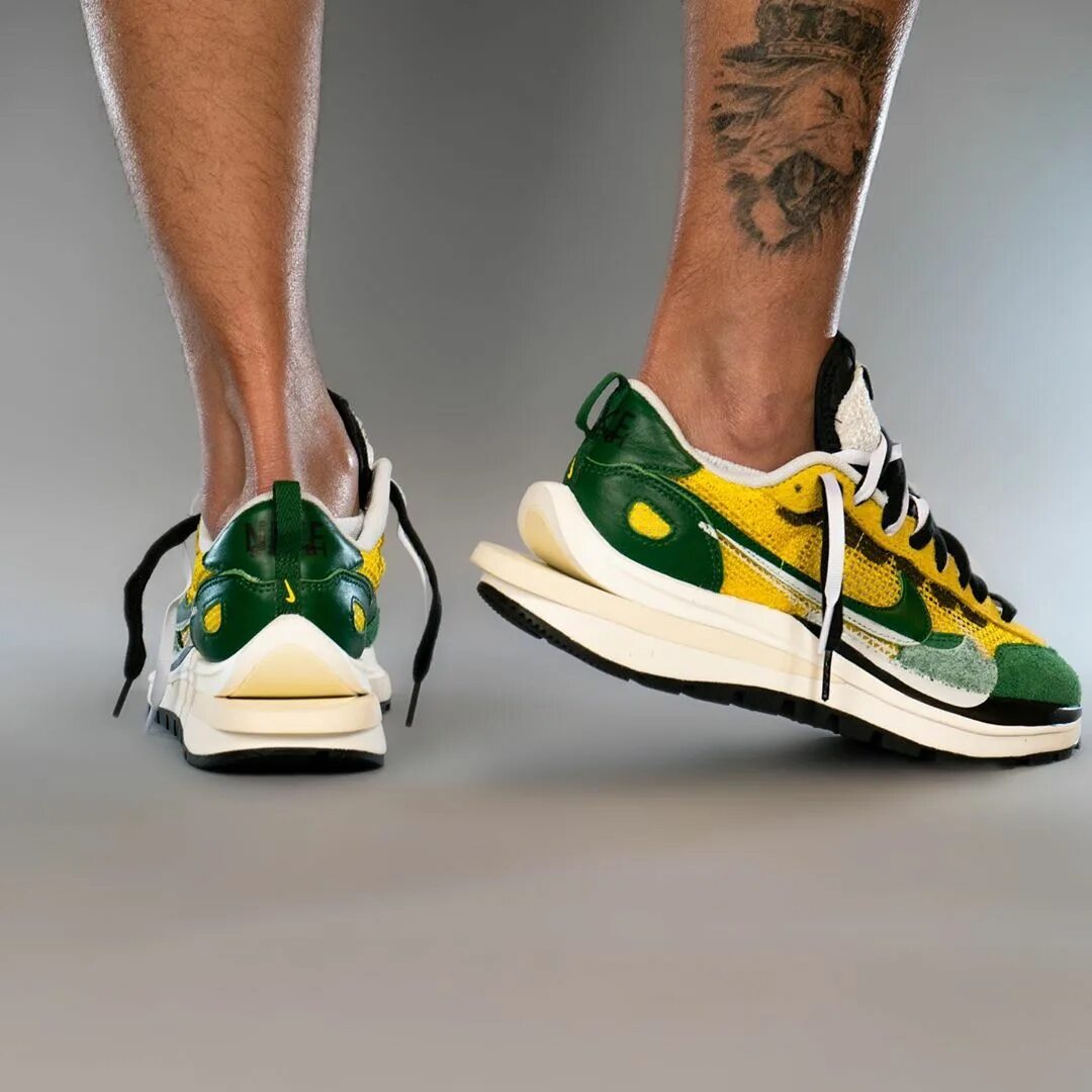 Sacai x nike. Sacai x Nike Vaporwaffle “Tour Yellow”. Nike x Sacai. Sacai x Nike Vapor. Nike Sacai Black Green.