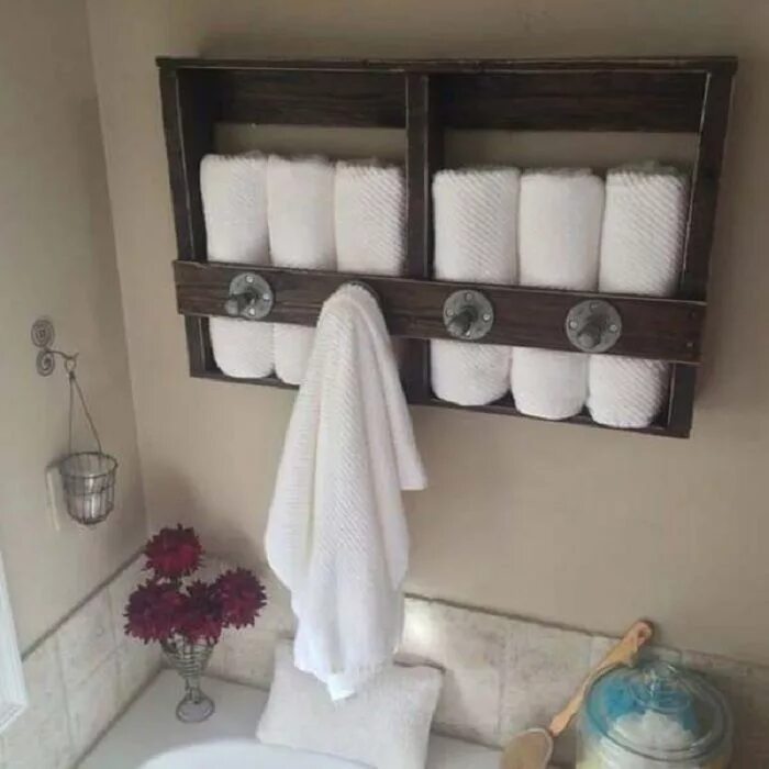 Высуши полотенце. Полочки для полотенец в ванной. Полки для ванной комнаты для полотенец. Полка для хранения полотенец в ванной. Полочка в ванную комнату для хранения полотенец.