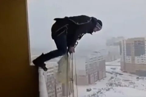 Разбежавшись посильнее перепрыгивал из сегодня во вчера