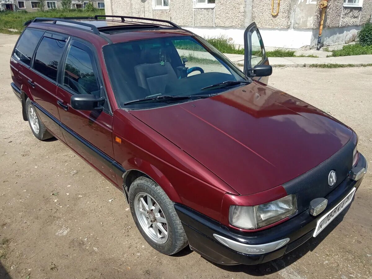 Volkswagen 1993. Фольксваген Пассат 1993 года. Фольксваген Пассат 93 года. Фольксваген Пассат 1993 универсал. Фольксваген 1993 года универсал.