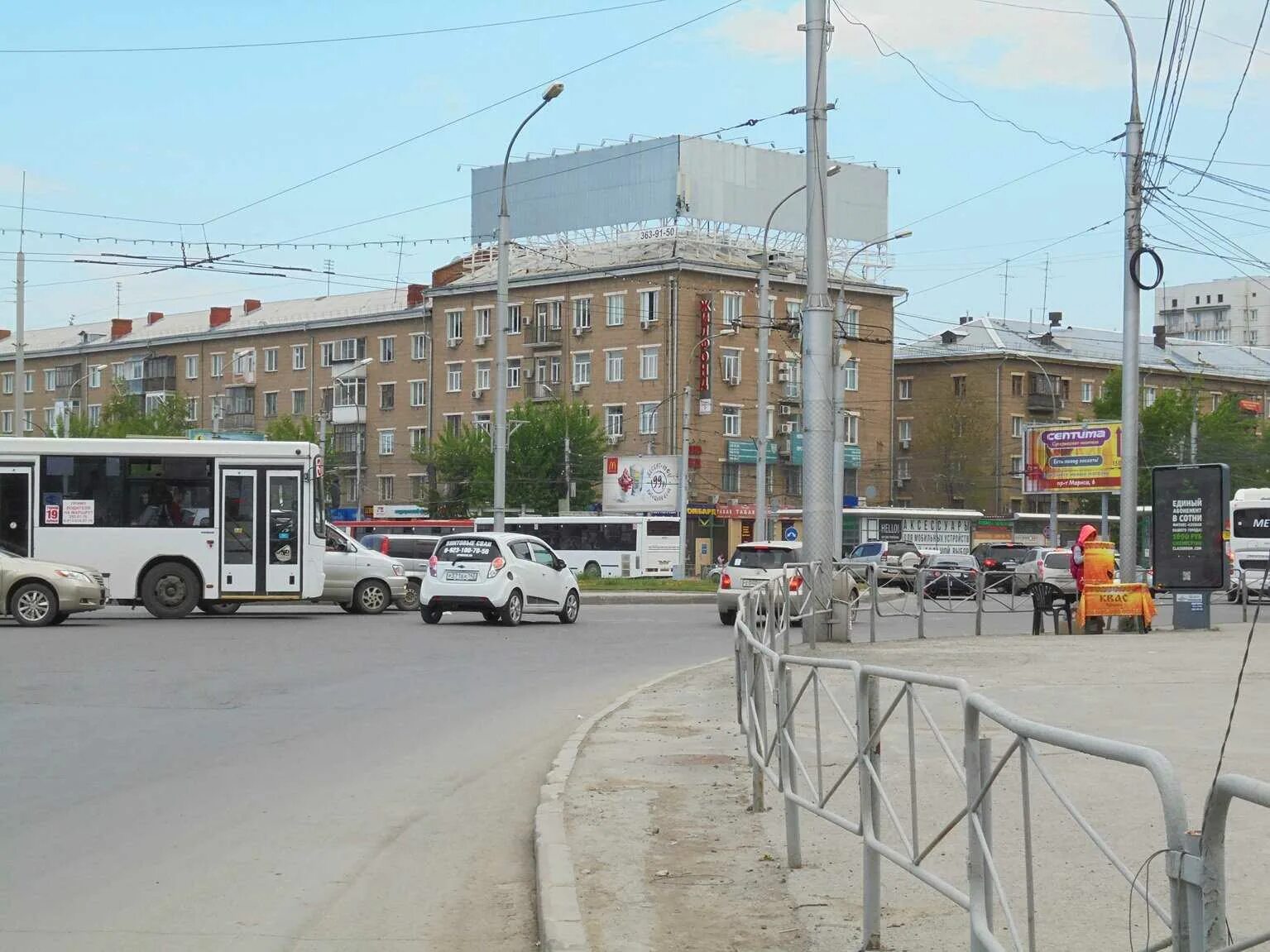 Новосибирск ул тальниковая 27. Ул. 2022. Новосибирск, кирова, 27. Кирова 27/1.