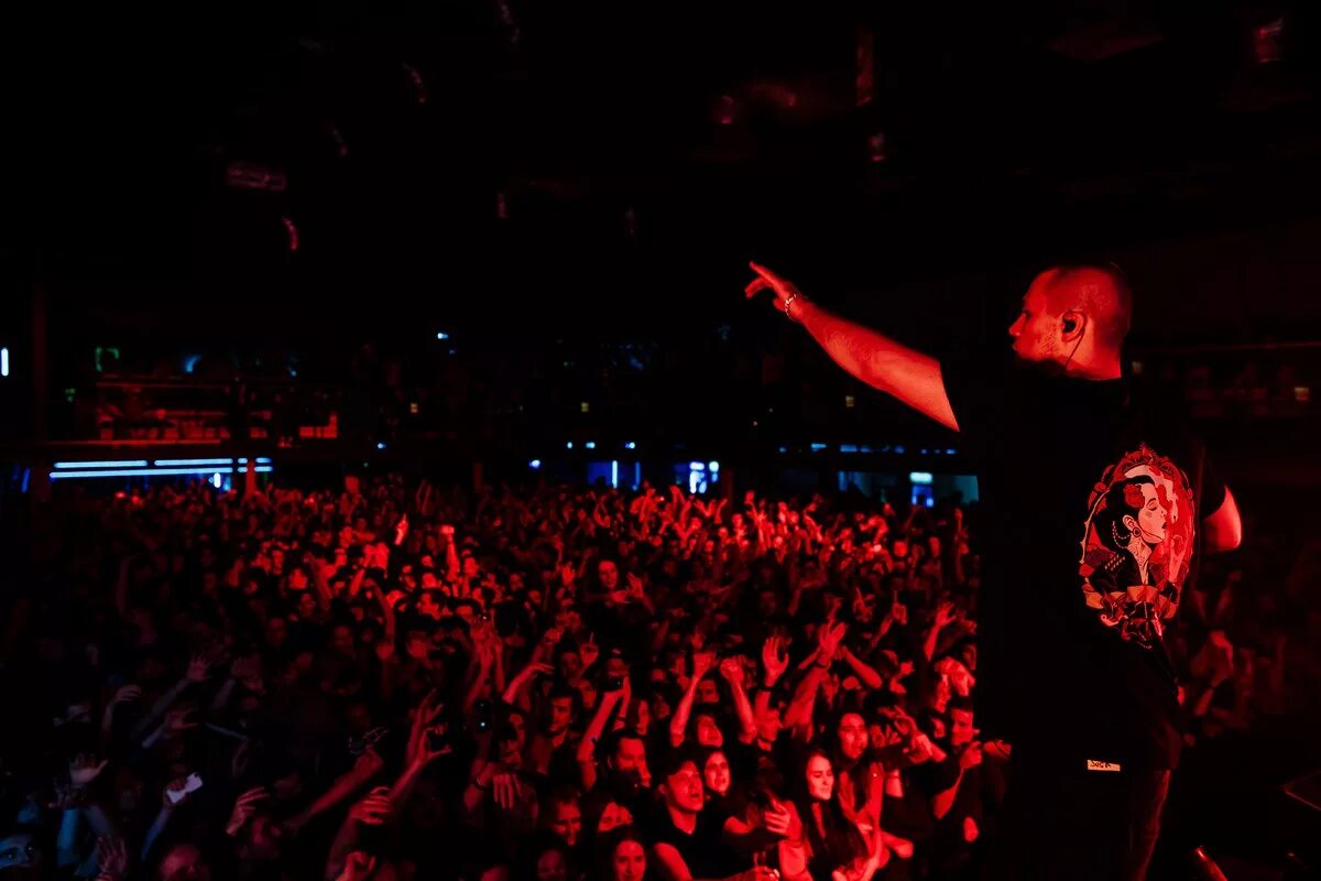 Atl рэпер на сцене. Live in yotaspace 19. Atl (рэпер). Концерт атл в спб. Atl спб.