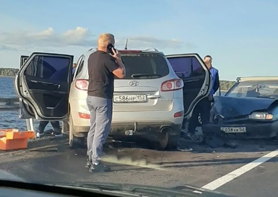 Дтп заволжье. Авария в городце на дамбе нижегородской гэс. авария на плотине в заволжье. дтп на дамбе городец заволжье.
