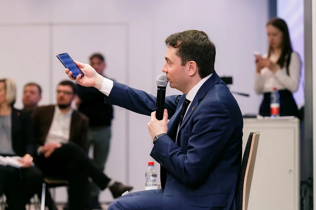 Бизнесмены мурманска список фото. Крупные мурманские бизнесмены. Нефорум для предпринимателей. Встреча бизнесменов. Встреча юрова с предпринимателями.