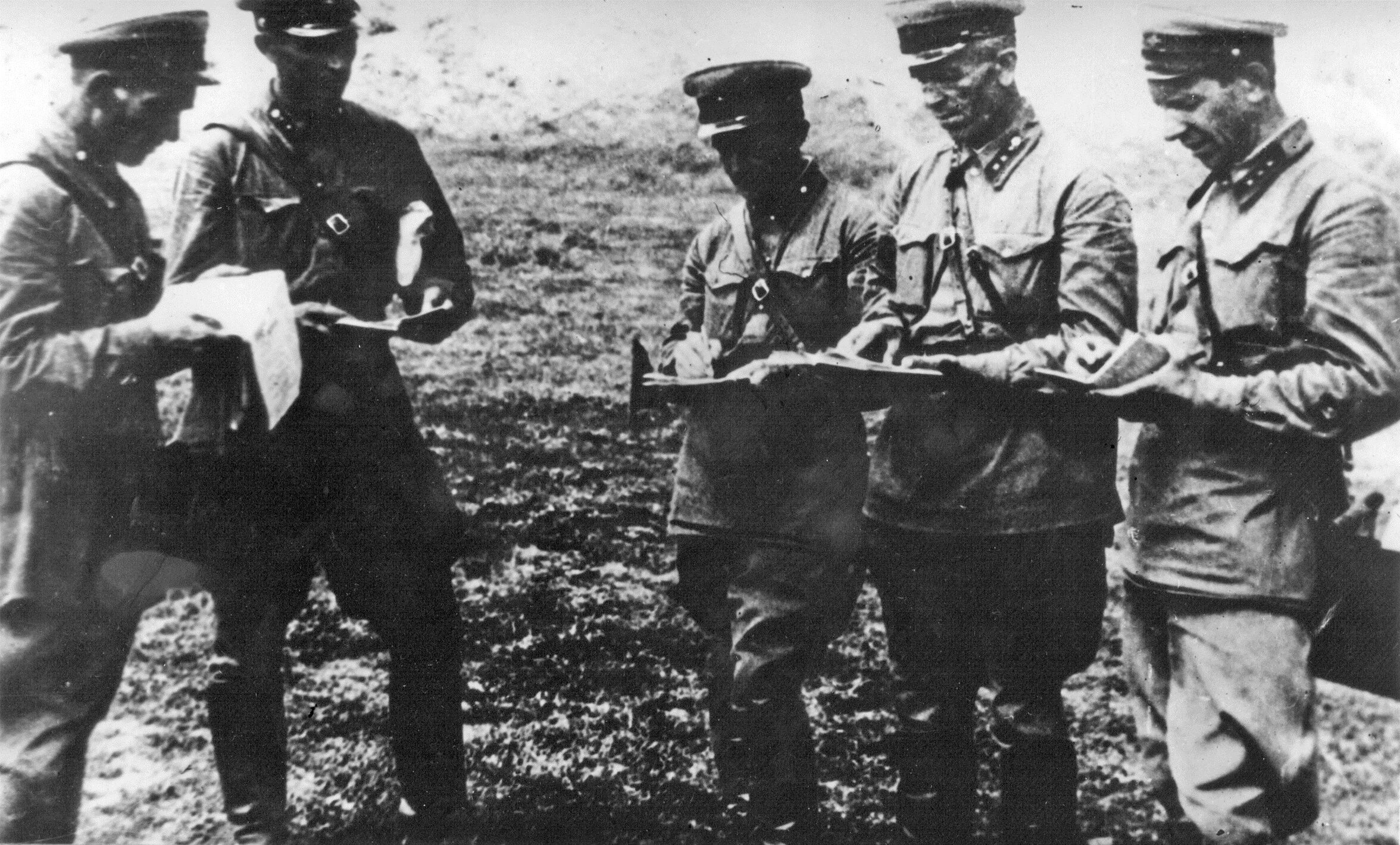 Войска нквд в годы великой. 10 дивизия нквд сталинградская битва. нквд война 1941. оборона сталинграда дивизия нквд. 10 сталинградская стрелковая дивизия войск нквд.