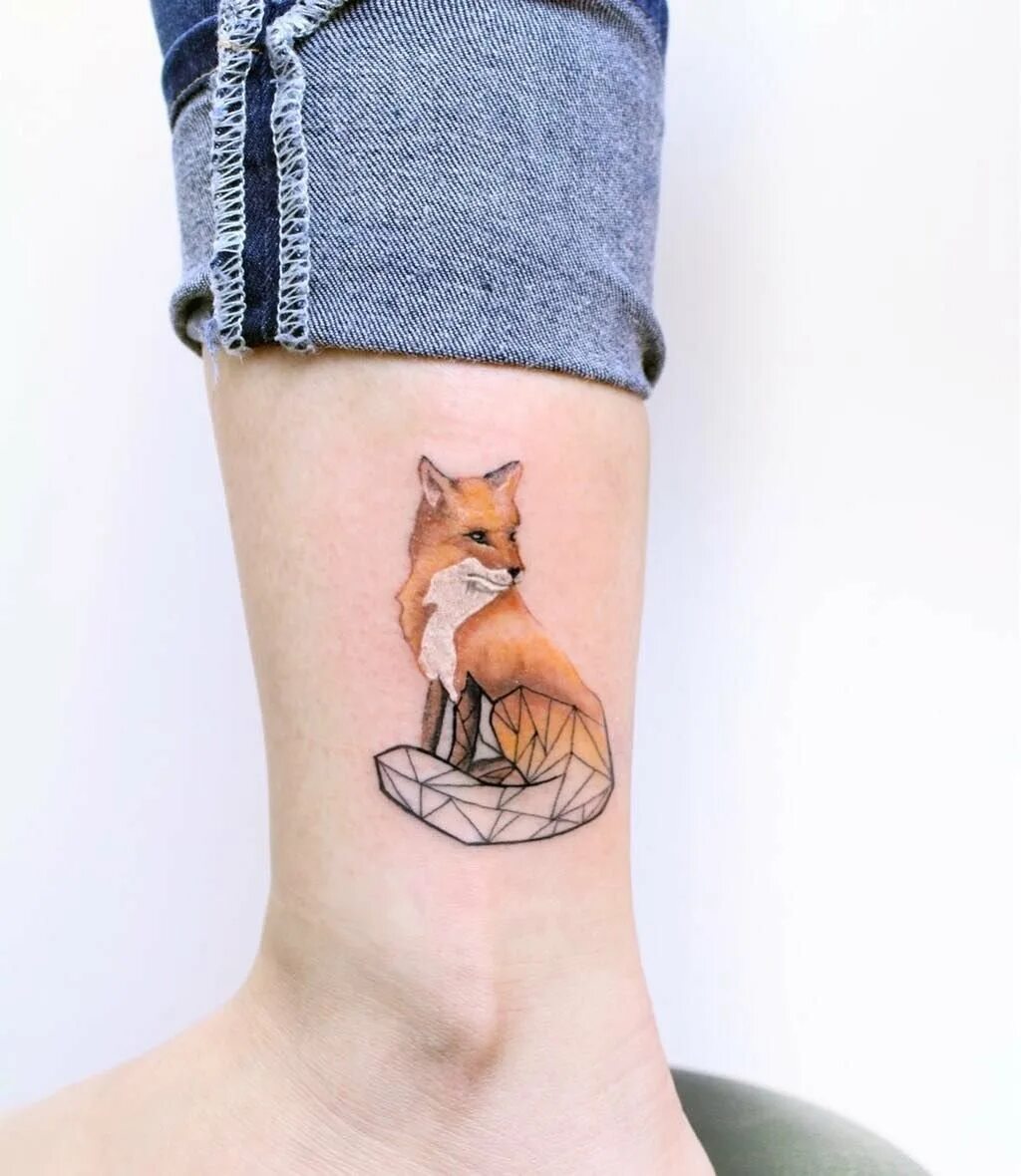 тату лиса. тату лиса на запястье. тату лиса. тату лиса на запястье. тату лиса.