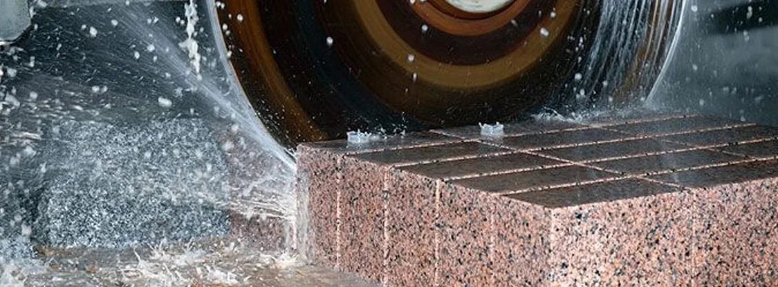 Техники обработки камня. Распиловка мрамора. Распиловка камня. Обработка гранита. Камень для обработки гранита.