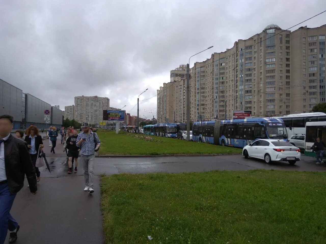 Стоит ленинский проспект. Стоит ленинский проспект. Ленинский проспект гагаринский район. Москва площадь гагарина ленинский проспект. Ленинский проспект гагаринский район.