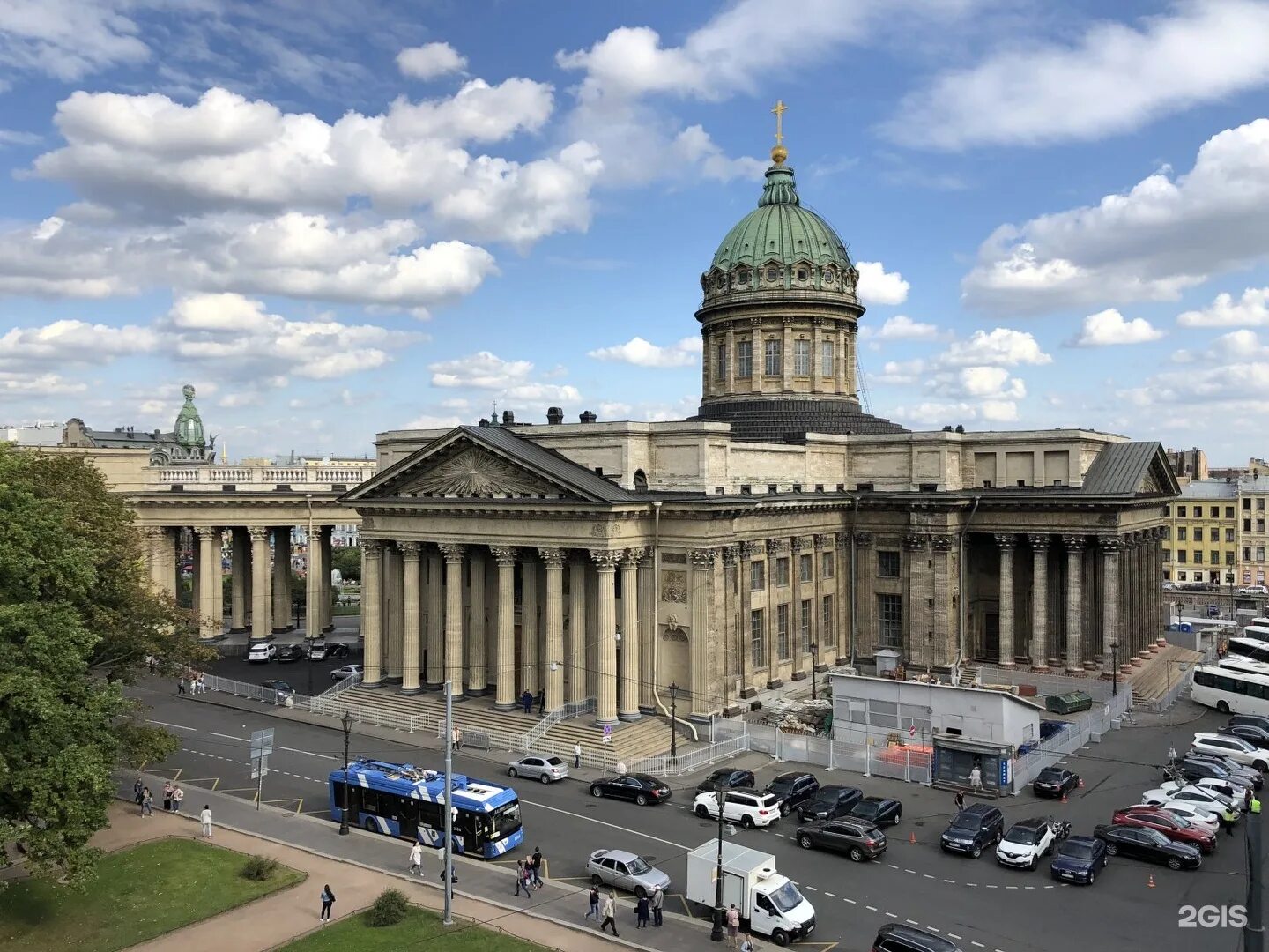 Спб вход. Казанский собор Южный фасад. Фасады Казанского собора в СПБ. Казанский собор в Санкт-Петербурге фасад. Портик Казанского собора.