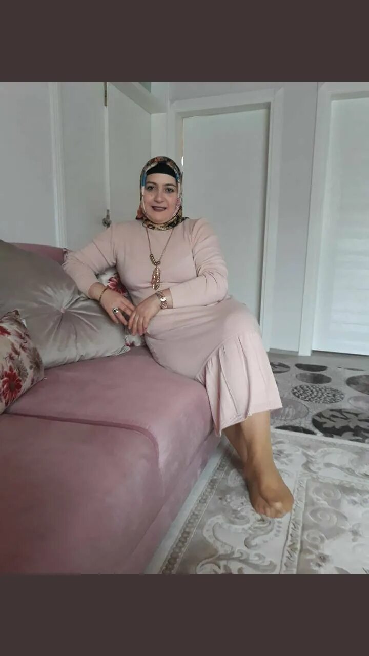 Turkey mom. Yenge ноги ev hali. туркиш мом. turkish mom. tombulsever twitter.