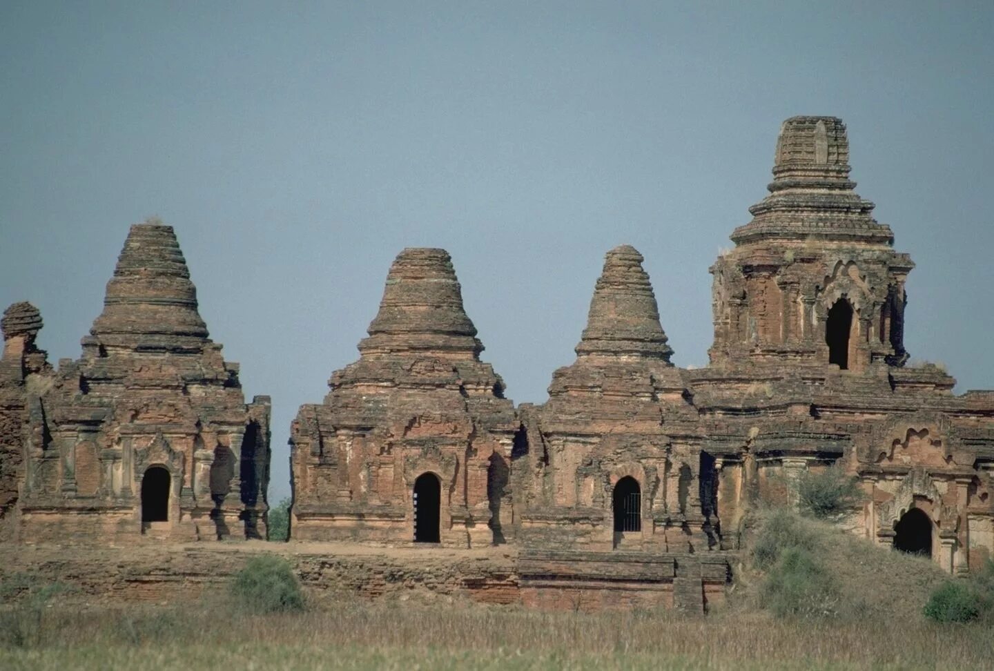 Недостроенный храм в бирме паган. Италия храм сатурна. Величие древних. Величие древних. Величие древних.