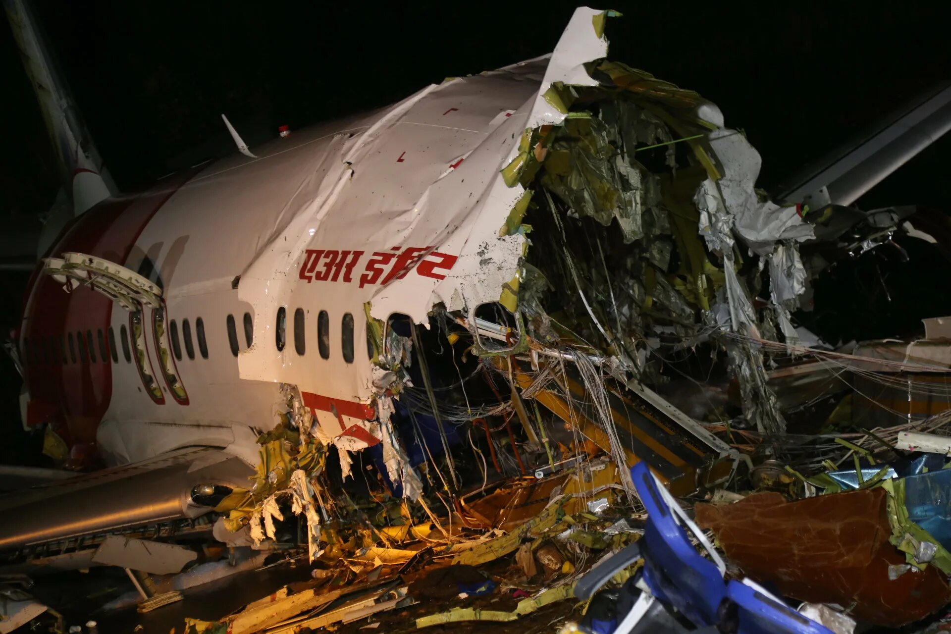 Boeing 747 Air India катастрофа. Боинг 747 АИР Индия теракт. Авиакатастрофа посадка
