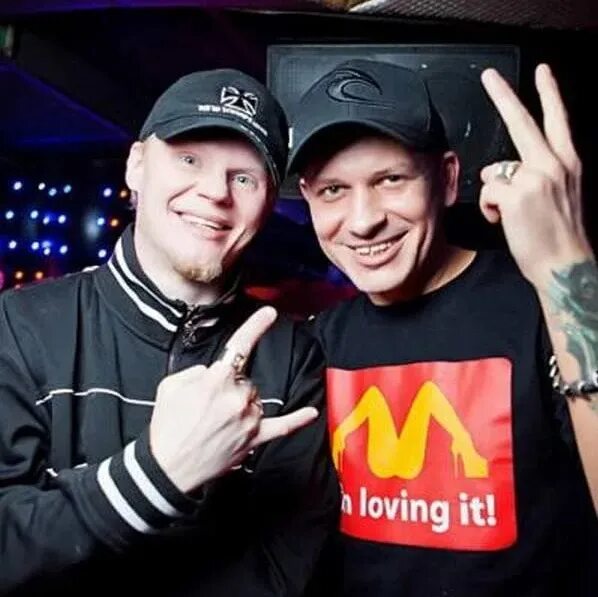 Мальчишник рэп группа 1991. Мальчишник группа 1991. Мальчишник группа дэн. Дэн дельфин и мутабор. Группа мальчишник в молодости мутабор.