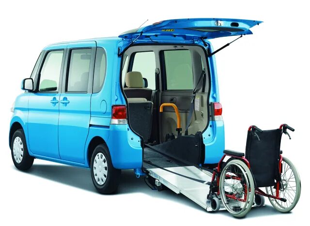 Где купить машину инвалиду. Daihatsu Hijet для инвалидов. Daihatsu move 150s для инвалидов. Дайхатсу Хайджет Кадди минивэн. Автомобиль для перевозки инвалидов колясочников Nissan NV 200.