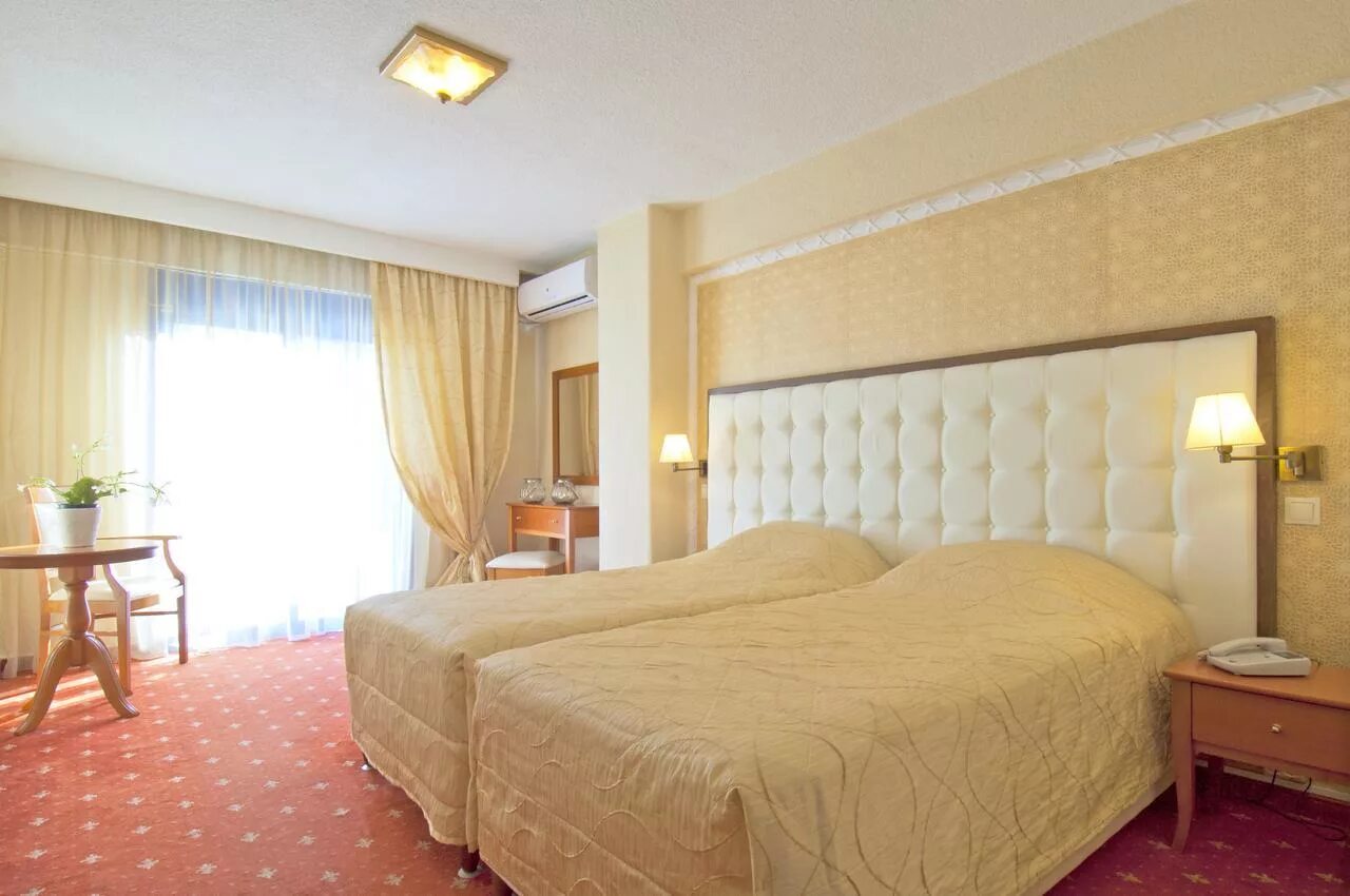 Отель secret cliff resort. Secret cliff resort & restaurant 4*. Секрет отель отзывы. Секрет клифф пхукет. Отель secret cliff resort.