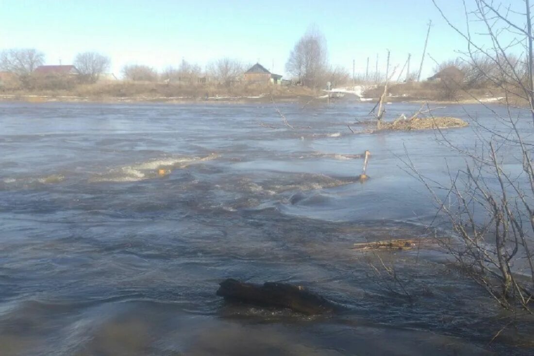 Волгоград какая вода. Половодье в Кикино Пензенской области. Половодье реки Чаган поселок Луч. Половодье в Беково Пензенской области. Паводок в Абдулино.