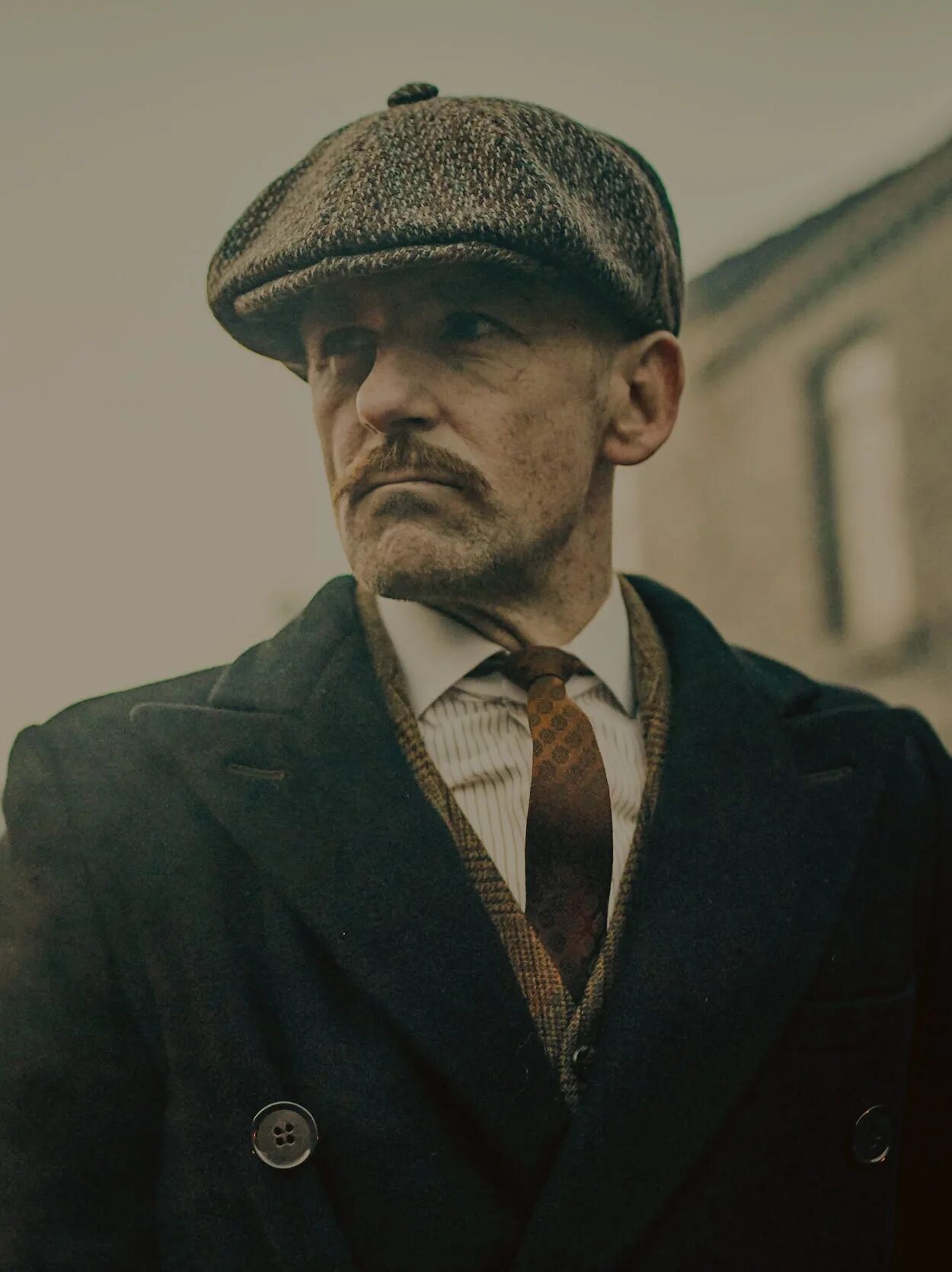 Arthur shelby jr. Пол андерсон острые козырьки. Arthur shelby jr. Эмбер андерсон peaky blinders. Arthur shelby jr.