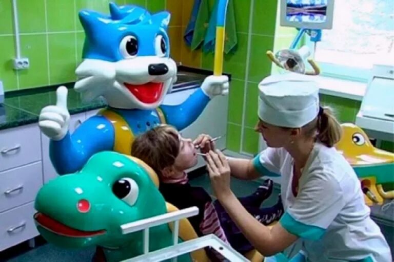 Детская поликлиника врач стоматолог. Стоматология дети. Детский зубной врач. Детский стоматологический кабинет. Зубная детская стоматология.