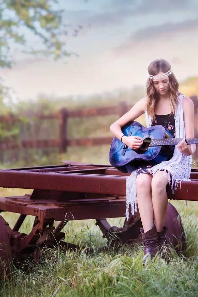 скажите девушки подружке вашей текст. трындычиха. клава кока чб. песенка бабы яги текст. текст песни клавы коки.