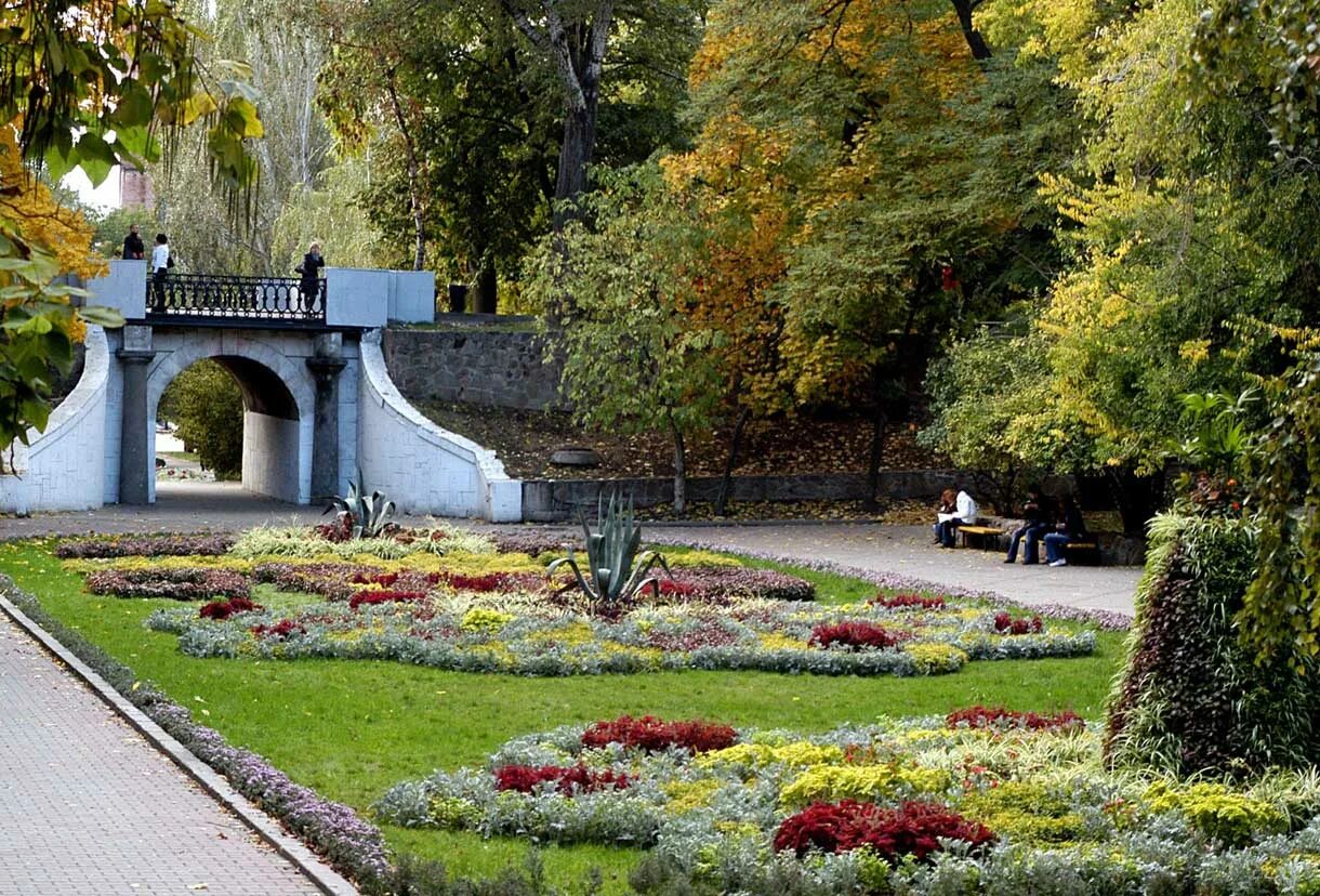 Парк имени Горького Ростов-на-Дону. Парк Горького Ростов. Центральный парк Горького Ростов на Дону. Парк Горького Ростов мост. Парк горького октябрьская