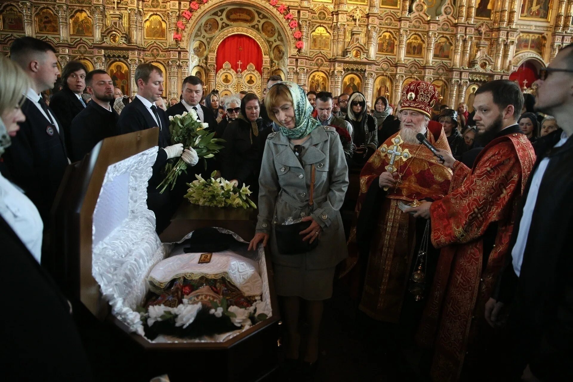 Зайцев похоронен. Отпевание митрополита Николая Шкрумко.