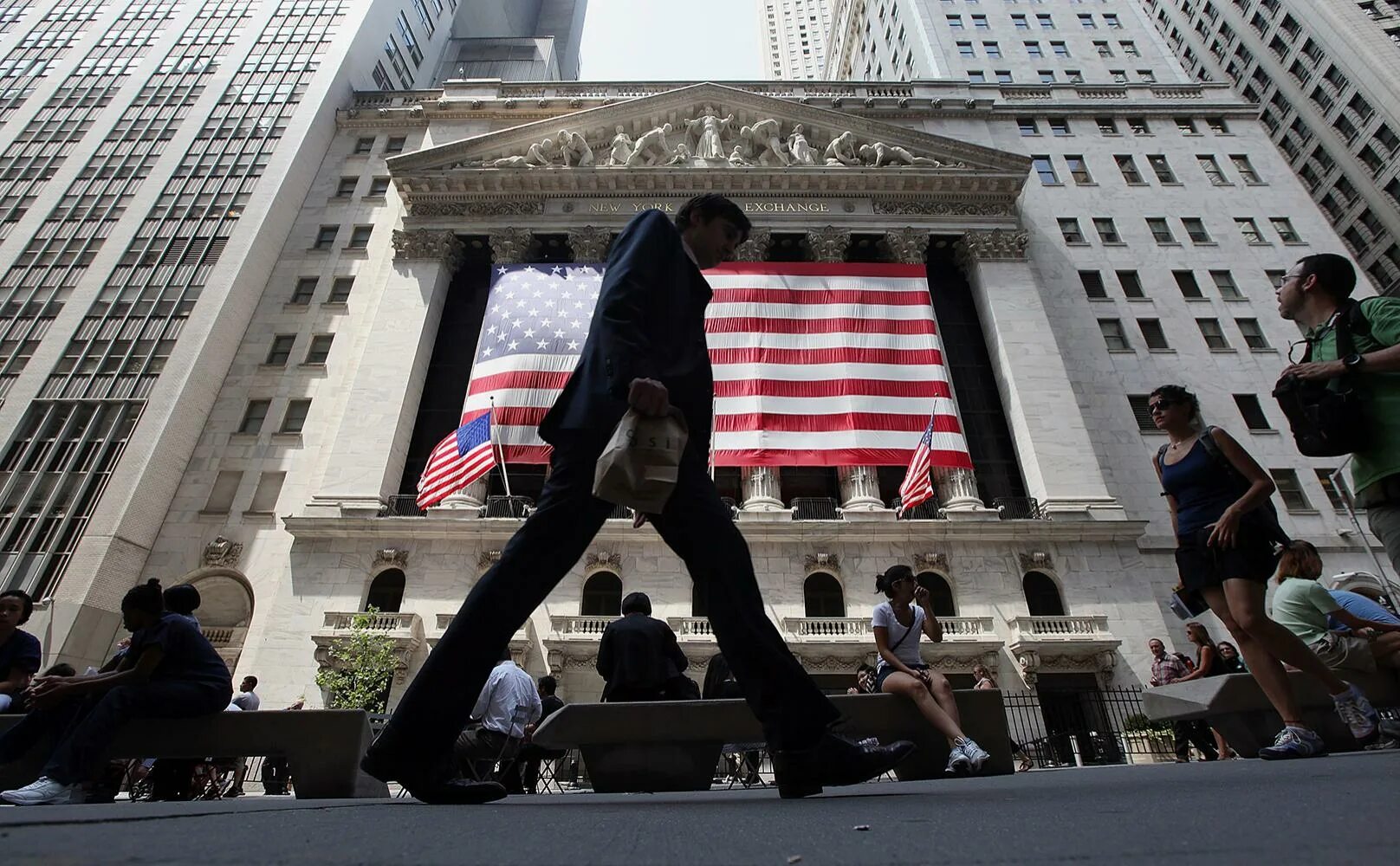 Америке хочу жить. Здание Нью-йоркской фондовой биржи. Американцы. Американец. Нью-йоркские кредиторы.