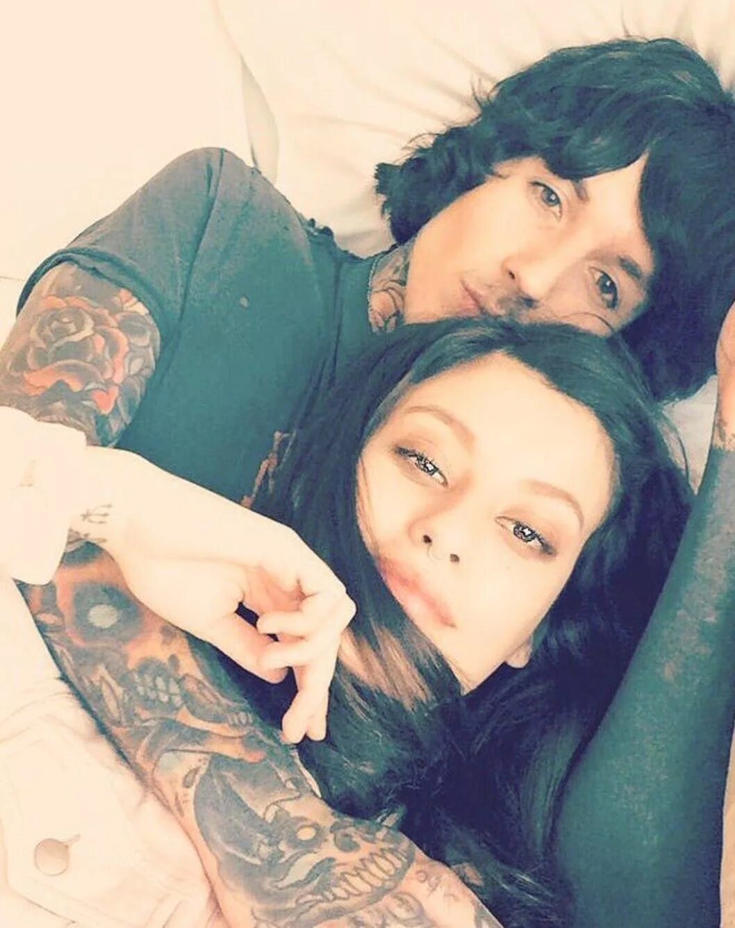 Alisa oliver 18. Оливер Сайкс. Оливер Сайкс и Алиса САЛЛС. Оливер Сайкс жена Алисса. Oliver Sykes с женой.